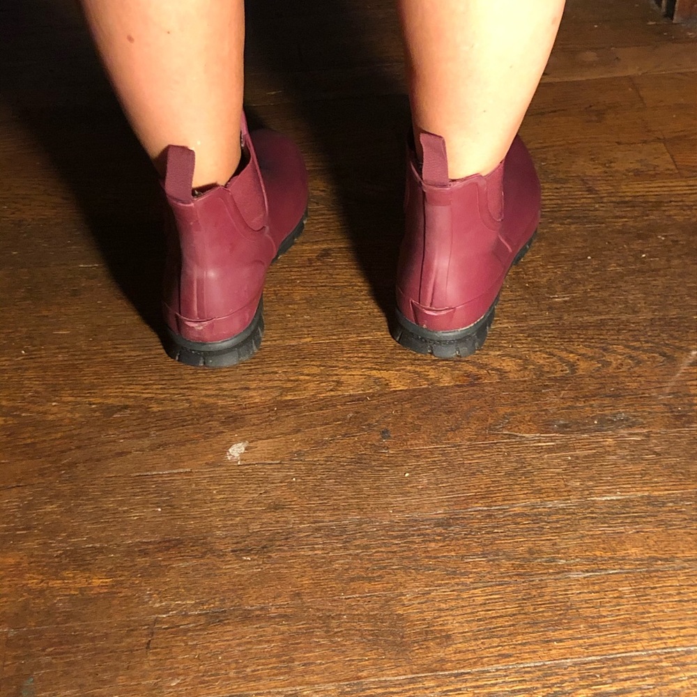 Red Bogs - Picture 6 of 6